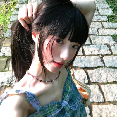 我乃魔教女帝，竟被凡人师尊单手镇压